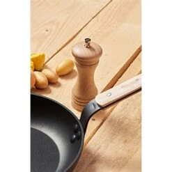 De Buyer Poêle 28 Cm Choc B Bois -Maison Cuisine Boutique 281005 2 1 Poele 28 cm choc B Bois De Buyer