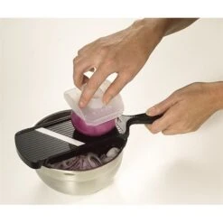 Kyocera Mandoline Réglable Avec Protège Doigts Noir