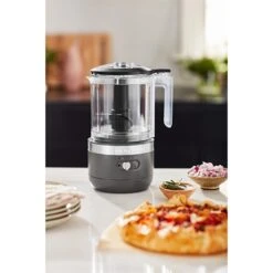 KitchenAid Hachoir électrique Sans Fil 2 Vitesses 1,18 L Gris Mat 5KFCB519EDG -Maison Cuisine Boutique 761099 2 1 Hachoir electrique sans fil 2 vitesses 1 18 L gris mat 5KFCB519EDG Kitchenaid