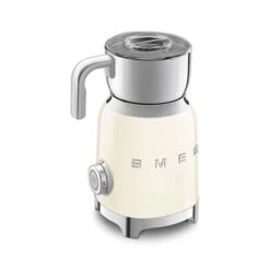 Smeg Chocolatière Et Mousseur De Lait Crème MFF11CREU -Maison Cuisine Boutique 780311 2 1 Chocolatiere et mousseur de lait creme MFF11CREU Smeg